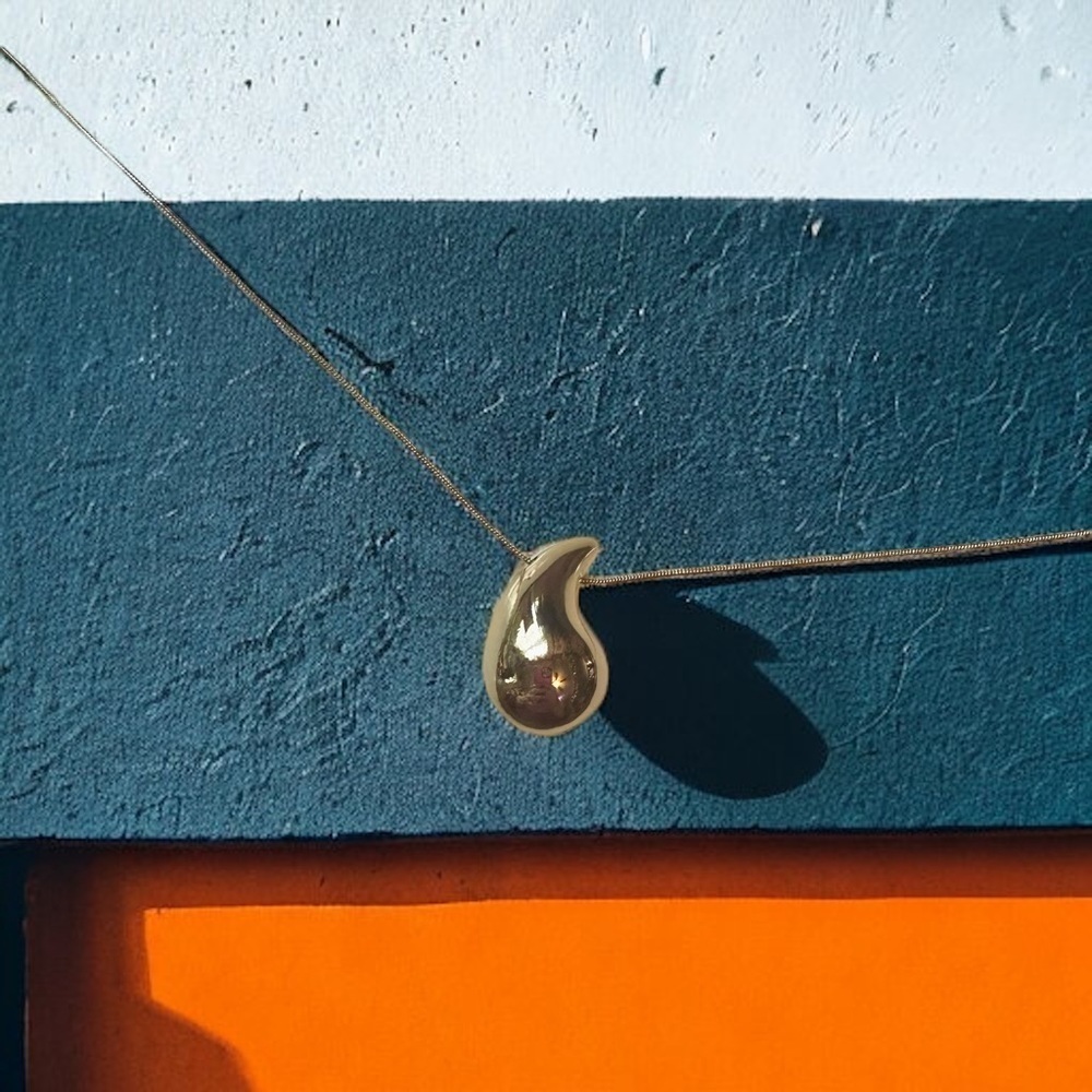NEW Goldtone Contemporary Modern Water Drop Pendant Necklace